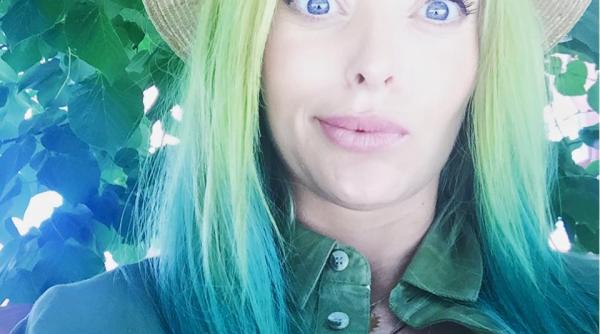 cu cine face delia baie fotografie surprinzatoare