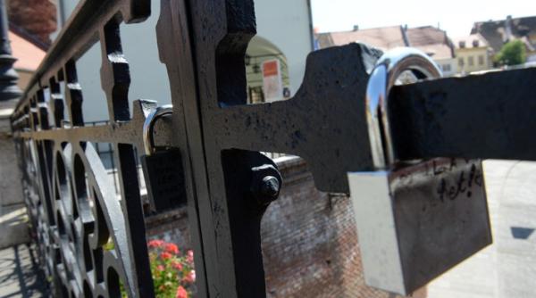 decizie radicala la sibiu lacatele de pe podul minciunilor taiate dupa 15 iunie