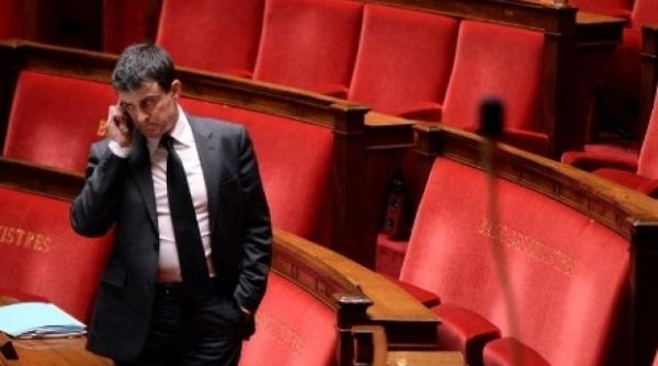 manuel valls sunat de un elev pentru a l ajuta la teme