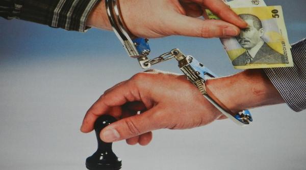 primarul din tulcea constantin hogea re inut de dna e acuzat de luare de mita i opera iuni financiare incompatibile cu func ia