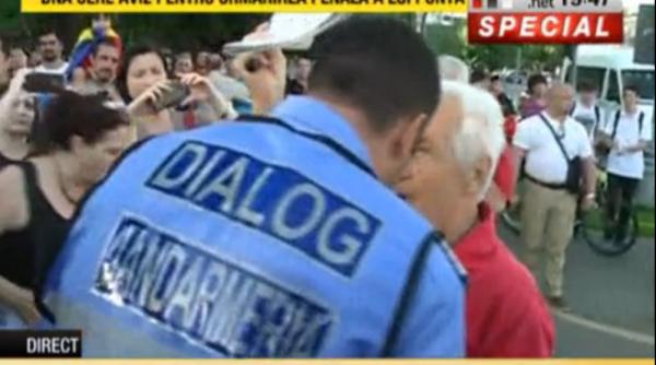 scandal la protestul impotriva lui victor ponta foto