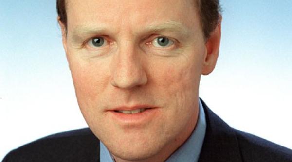 ministrul educa iei a recunoscut ca e gay se va casatori la sfar itul anului