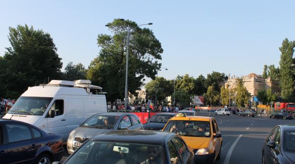 incidente la mitingul pmp din piata victoriei sute de persoane cer demisia lui victor ponta video