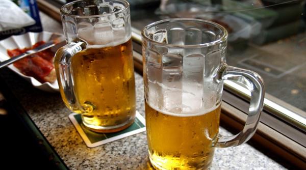 parlamentarii ieftenesc berea la halba