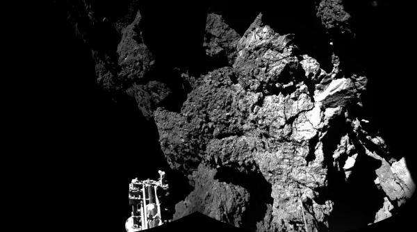 philae robotul trimis pe o cometa s a trezit buna pamant ma auzi