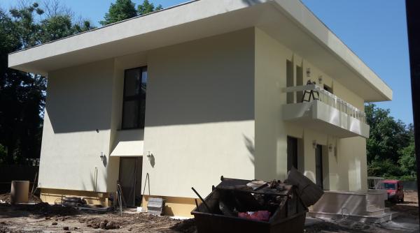 traian basescu se muta in gogol 2 de la scrovi tea fostul pre edinte in inspec ie cu maria basescu