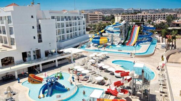 oc romani prinsi cand incercau sa rapeasca mai mul i minori dintr un hotel in cipru