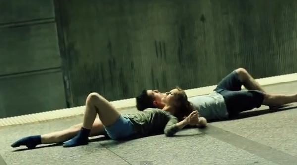 dans incredibil intr o sta ie de metrou i i taie rasuflarea video