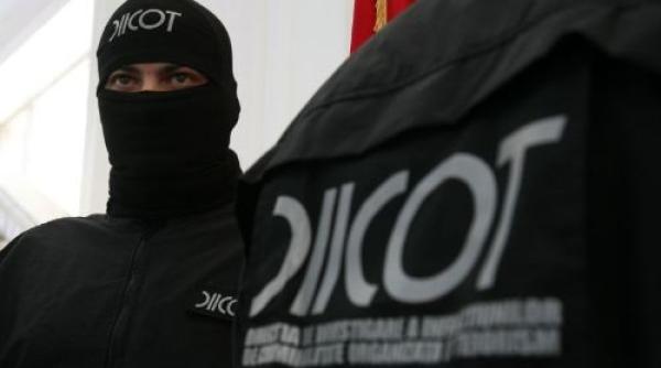 diicot ac iune de amploare zeci de persoane vor fi aduse la audieri dupa perchezi ii