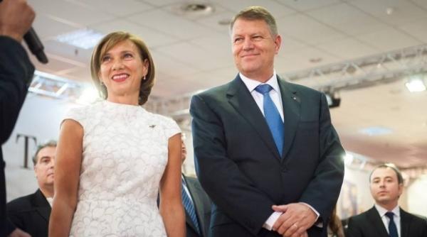 klaus iohannis weekend de relaxare la sibiu ce piesa de teatru va vedea