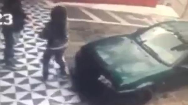 a vrut sa se a eze pe o ma ina insa a avut parte de o surpriza