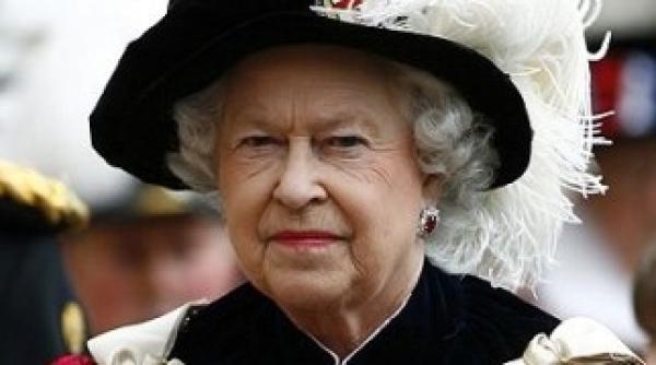 avertismentul reginei elisabeta a ii a dezbateri aprinse in presa britanica