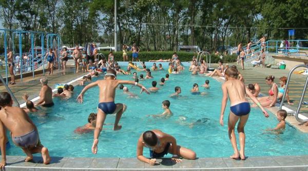 bancul zilei bula il duce pe buli or la piscina