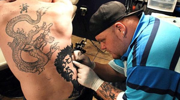 experti in tatuaje angaja i la vatican pentru restaurarea operelor