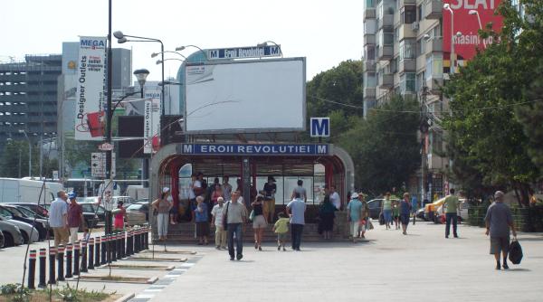 sinucidere la sta ia de metrou eroii revolu iei un barbat s a aruncat in fa a trenului