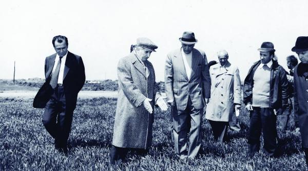 romania la fel ca grecia guvernatorul bnr poveste te cum a intrat ceau escu in default