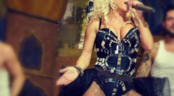 anda adam selfie incendiar la plaja