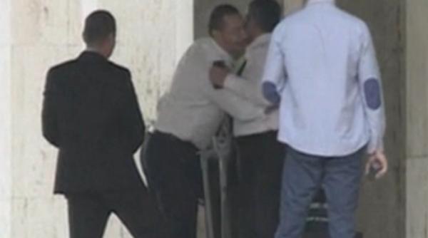 ponta s a intors la palatul victoria