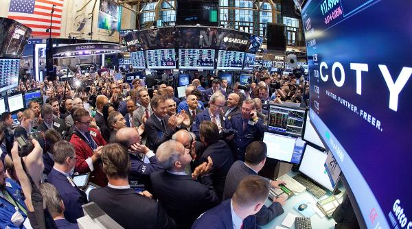 mega tranzac ie p g vinde 43 de branduri catre coty