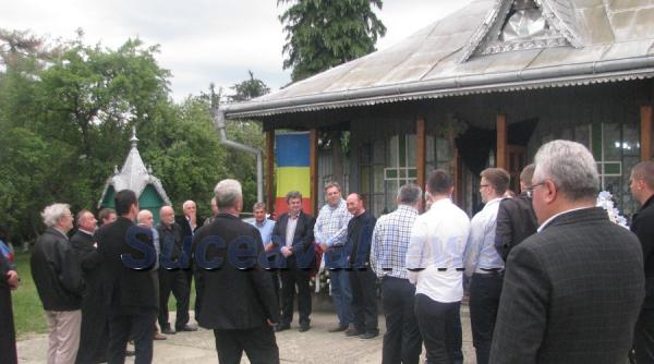 lideri politici alaturi de traian basescu la slujba pentru socrul sau foto