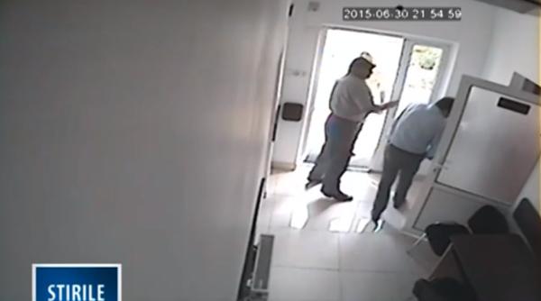 primar viceprimar i secretar de primarie batu i crunt in institu ie video