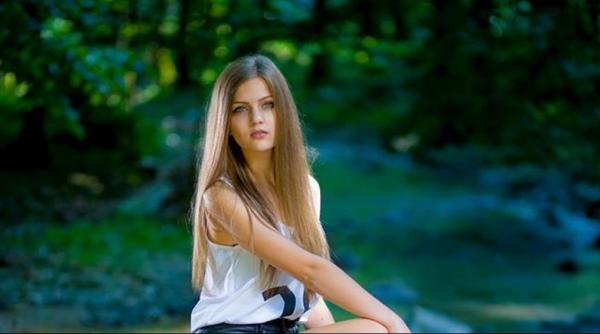 scandal balacaureat 2015 eleva de nota 10 eliminata de la bac cere ajutorul lui klaus iohannis