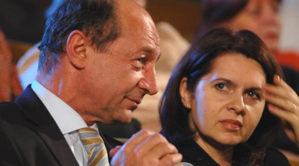 intrebare cheie despre basescu raspunsul adrianei saftoiu