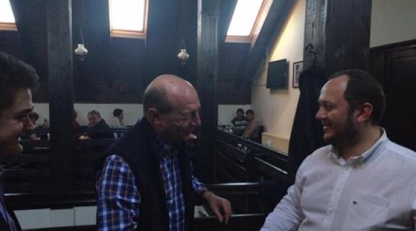 adrian papahagi il critica pe klaus iohannis mesajul pre edintelui