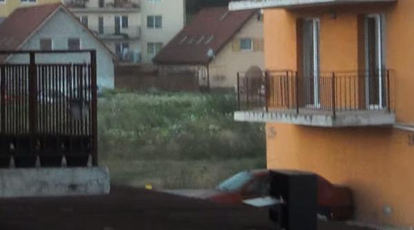 cluj furtuna a facut prapad dulapurile suflate pe balcoane video