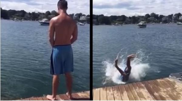 i i facea nevoile in apa cand ceva nea teptat s a intamplat