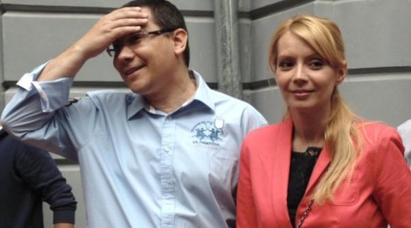 victor ponta surprins pe aeroportul din miami foto