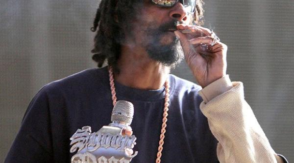snoop dogg a fost re inut pe un aeroport din italia