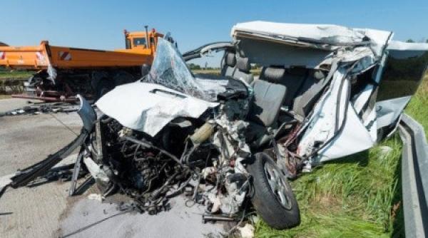 accident grav in germania doi romani mor i al i cinci rani i