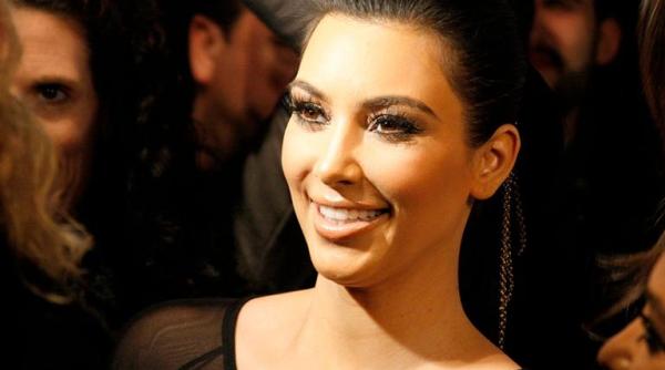 kim kardashian selfie cu fosta prima doamna a sua hillary clinton am reu it