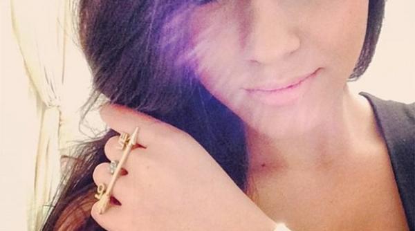 carmen face furori la piscina fiica lui adrian minune i a etalat formele