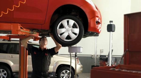 renault si toyota cheama in service peste 3 000 de autoturisme