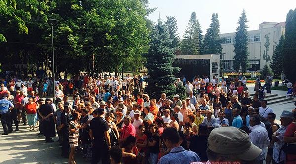 scandal la finalul procesului violatorilor din vaslui jurnali ti agresa i