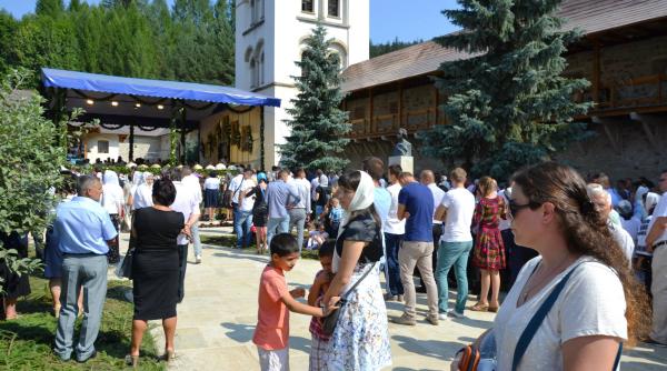 corina cre u despre proiectul de reabilitare a manastirii putna un exemplu cum trebuie cheltui i banii europeni