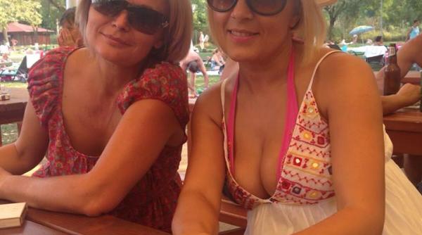 elena udrea edin a foto dupa slujba de la manastirea bic galerie foto