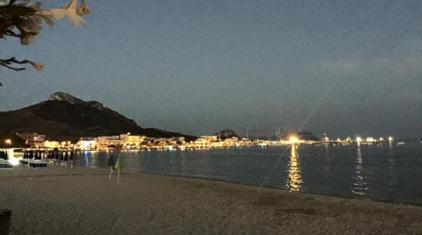 politicienii din romania se lauda cu vacan ele lor in ari exotice