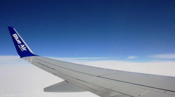 avion cu destina ia bucure ti aterizare de urgen a