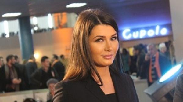 elena basescu pazita de bodyguarzi in vacan a din turcia