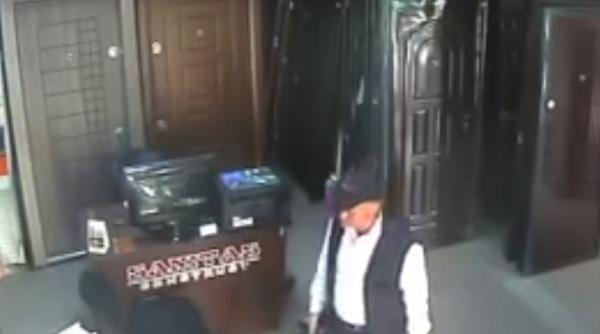 gest necugetat facut de un varstnic care nu are bani video