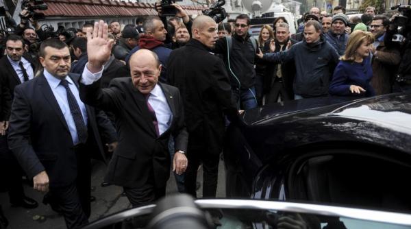 traian basescu da de pamant cu noul pnl este un partid molusca
