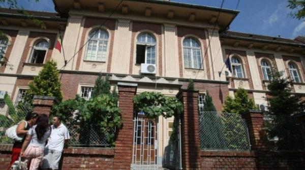 timi zeci de directori de scoli schimba i din func ie