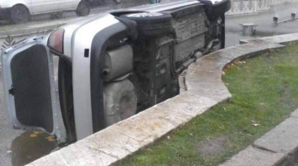 accident spectaculos in capitala o ma ina a ajuns intr o fantana arteziana