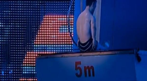 splash vedete la apa piticul porno i a impresionat pe jura i