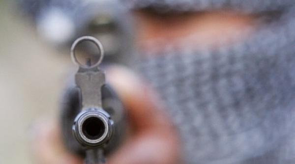 fran a in alerta un individ inarmat a impu cat trei persoane