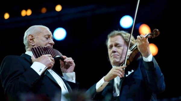 contestat in romania andre rieu ne face o reclama superba video