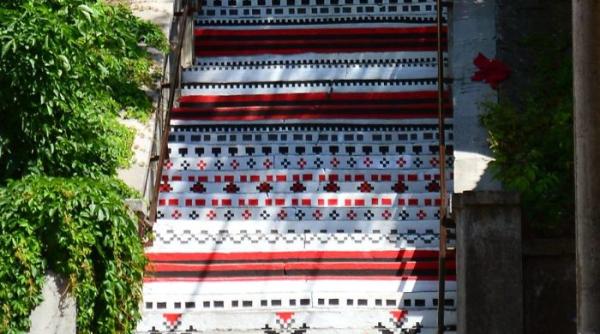 cele mai frumoase scari pictate din lume sunt in romania